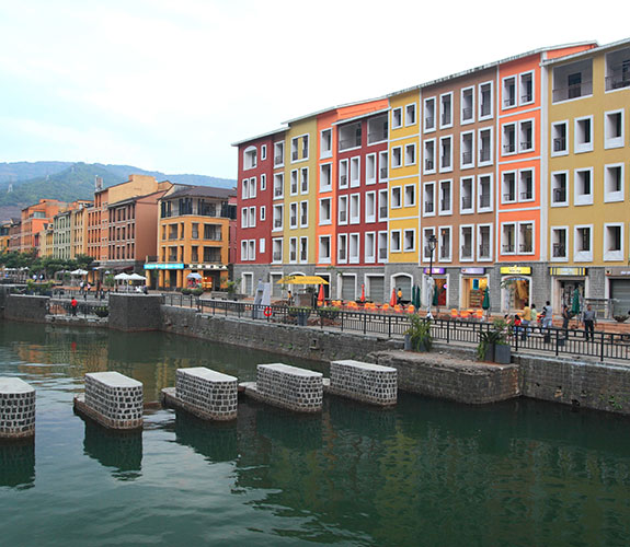 Raiffeisen Bank International Makes a Dramatic, Successful Cloud Transformation.