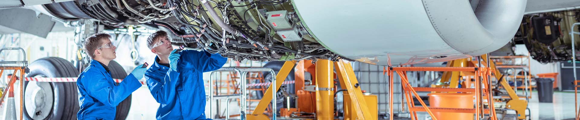 A Leading Logistics Company Overcomes Legacy System Challenges with GenAI